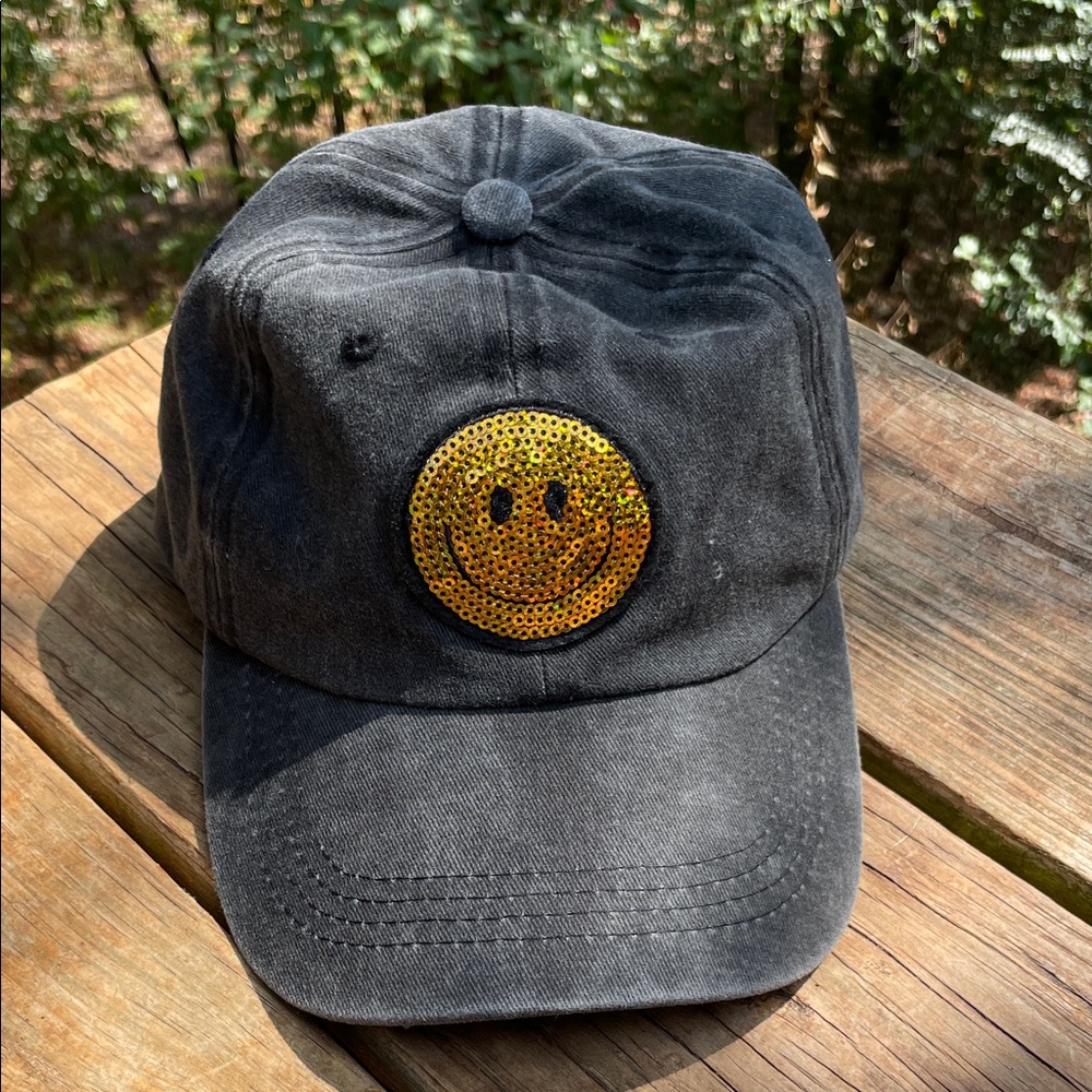NWOT SEQUIN SMILEY FACE CAP
